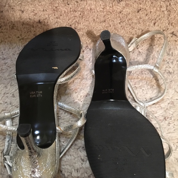 Sz 7.5 Nina silver crinkly stappy sandal - Picture 4 of 4